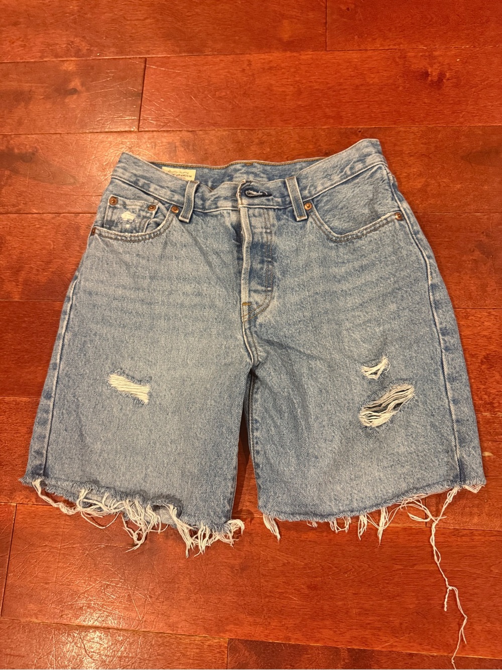 Women’s Levi jean shorts size 25